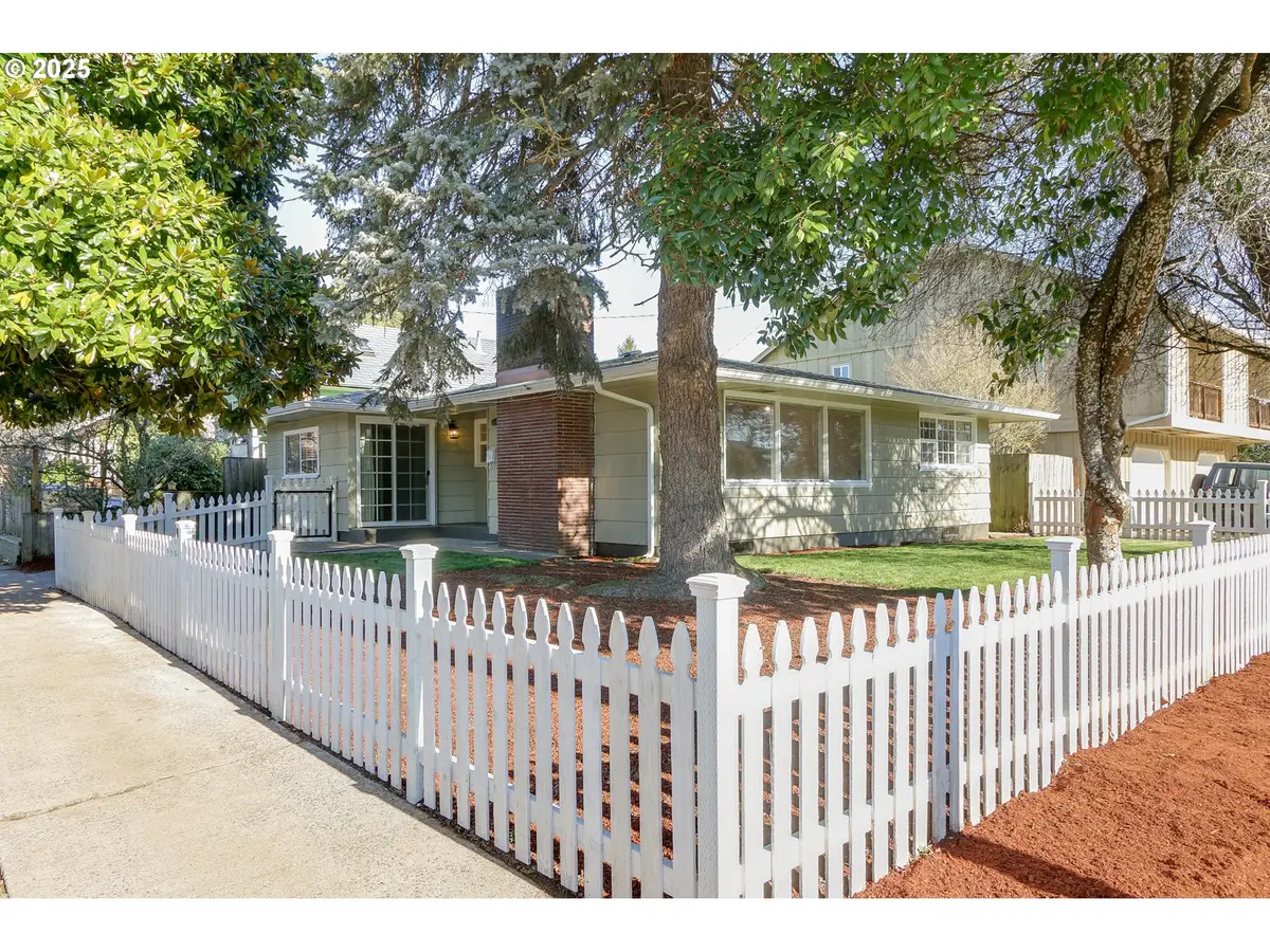 1195 Almaden St, Eugene, OR 97402 - Image #1