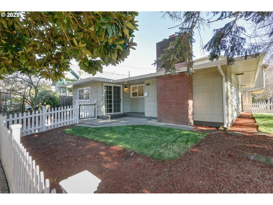 1195 Almaden St, Eugene, OR 97402 - Image #2
