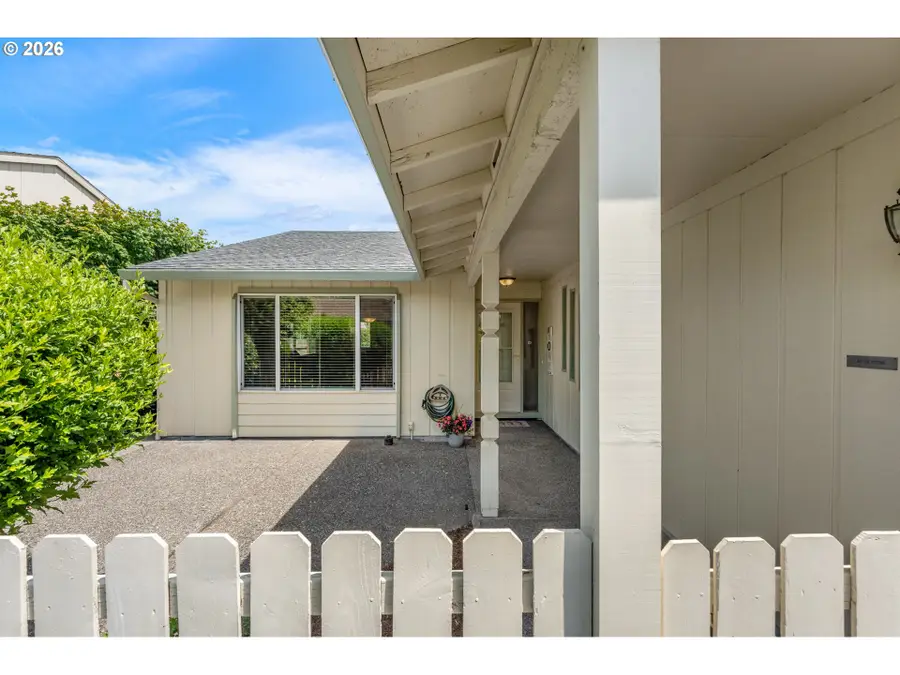 15470 SW Oaktree Ln, Tigard, OR 97224 - #3