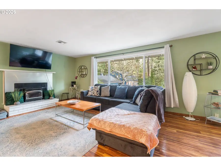 365 Brae Burn Dr, Eugene, OR 97405 - #3