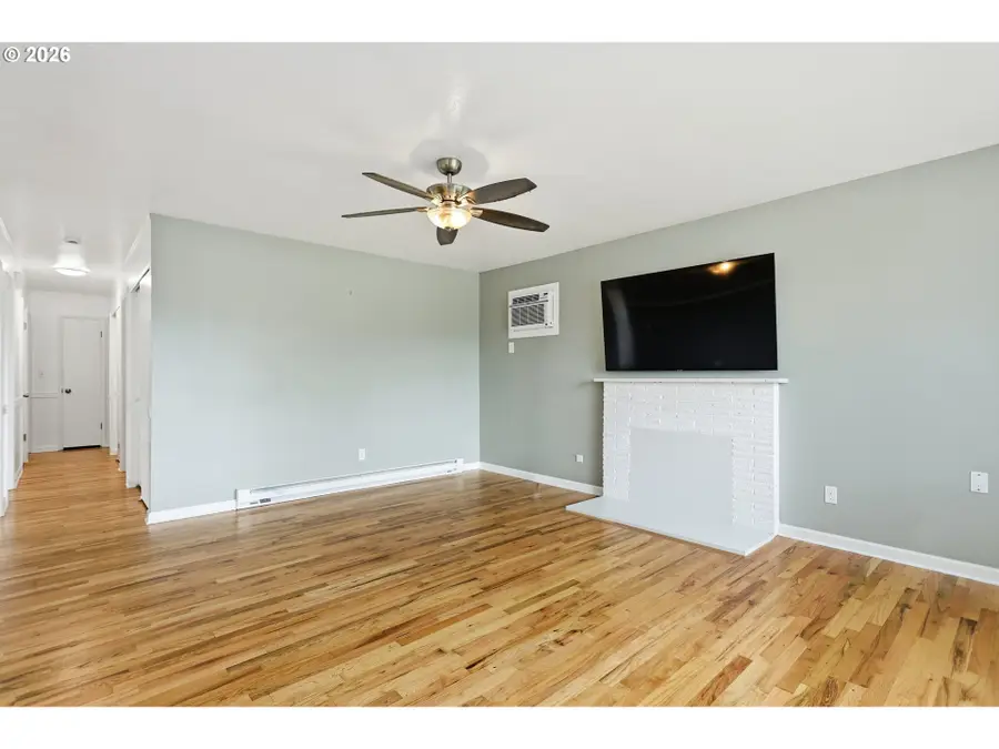 1408 E 15th St, The Dalles, OR 97058 - #3