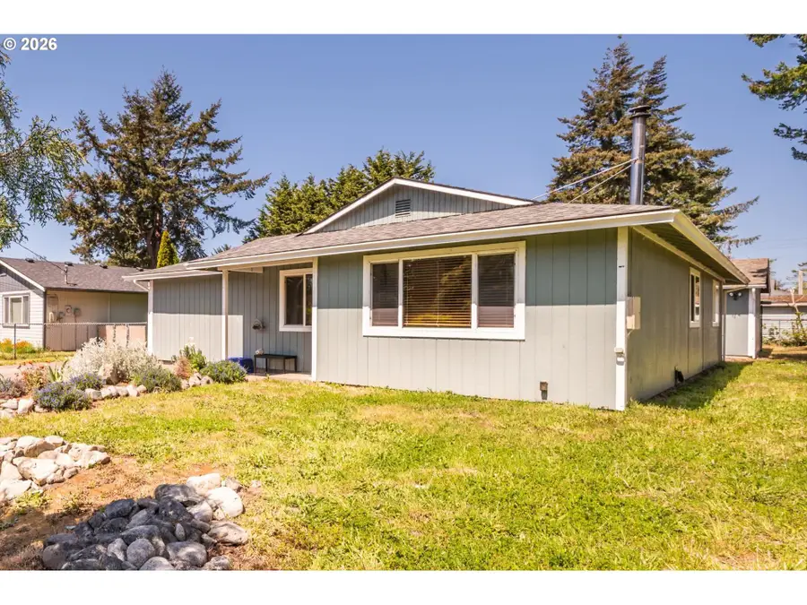 1135 1st St Ne, Bandon, OR 97411 - #3
