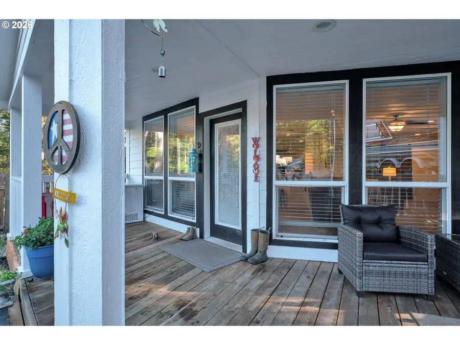 89555 Shore Crest Dr, Florence, OR 97439 - Image #3