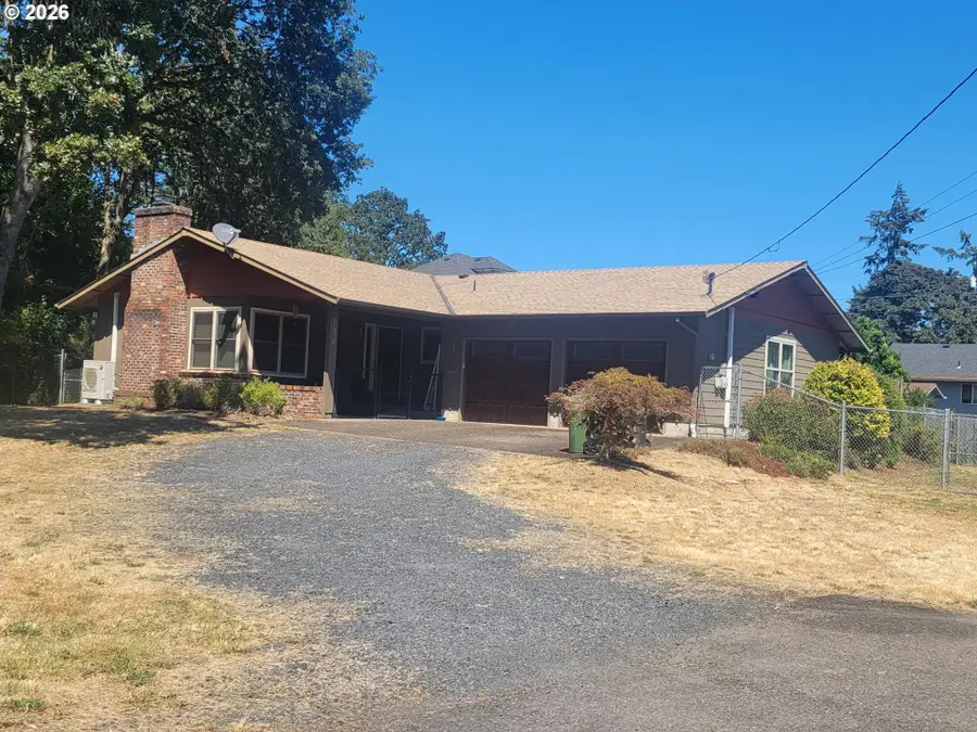 134 N 3rd St, Saint Helens, OR 97051 - #2