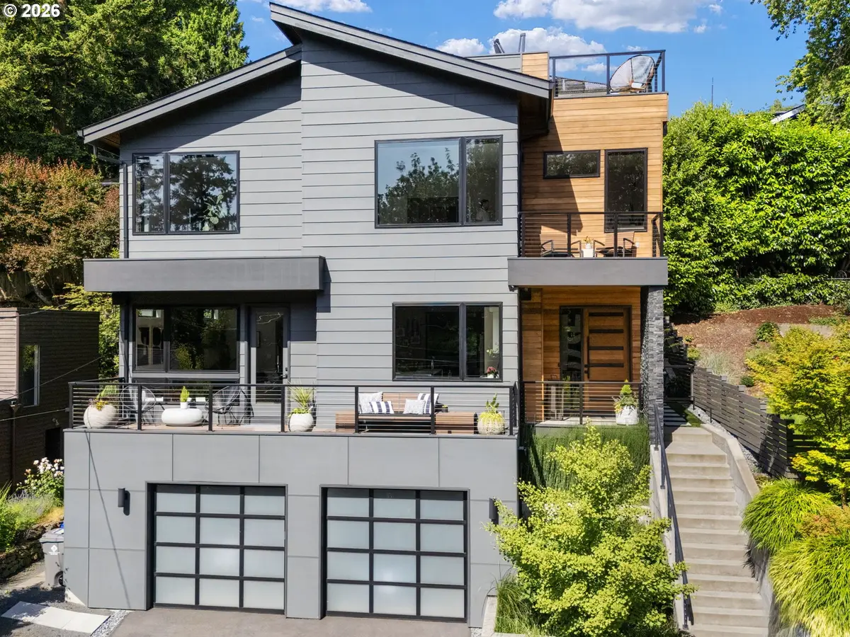 7625 S Fulton Park Blvd, Portland, OR 97219 - #1