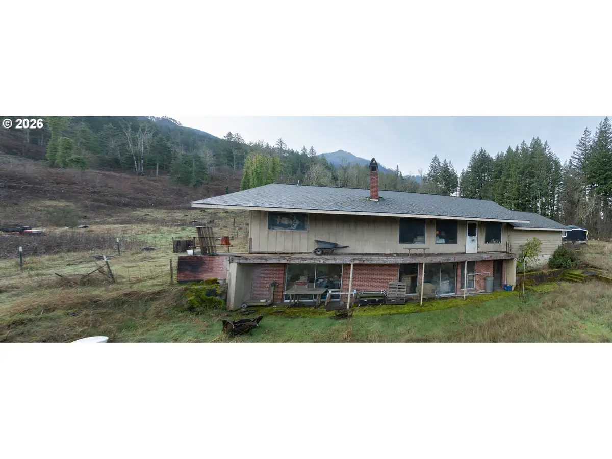 820 SE Frontage Rd, Cascade Locks, OR 97014 - #1