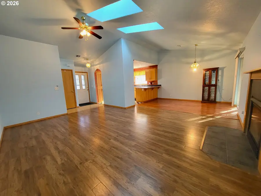 3884 Shenstone Dr, Eugene, OR 97404 - Image #3