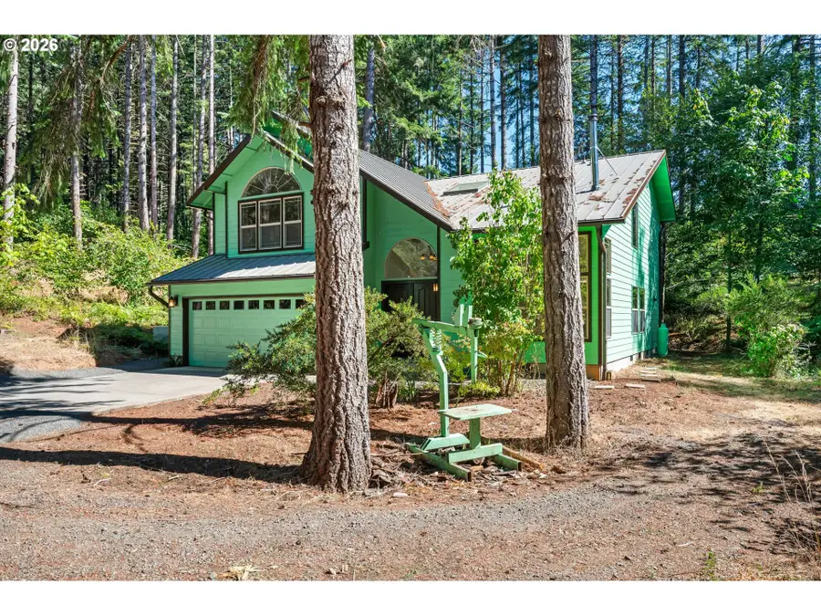 24520 Trillium Ln, Elmira, OR 97437 - #3