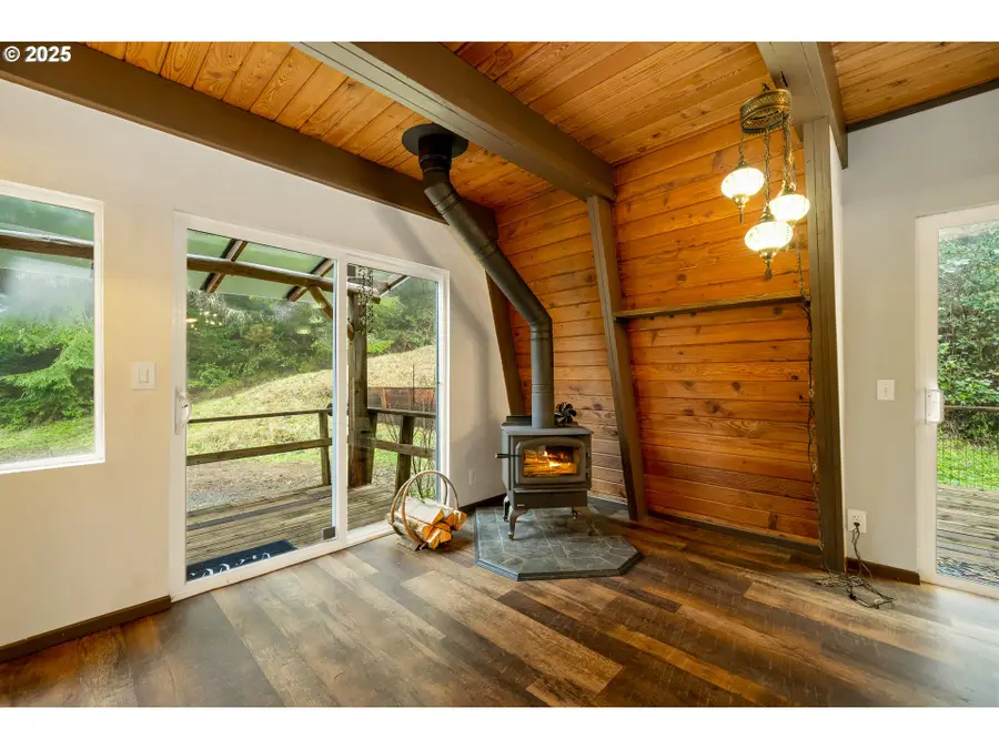 9335 NE 21st Ave, Rockaway Beach, OR 97136 - Image #3