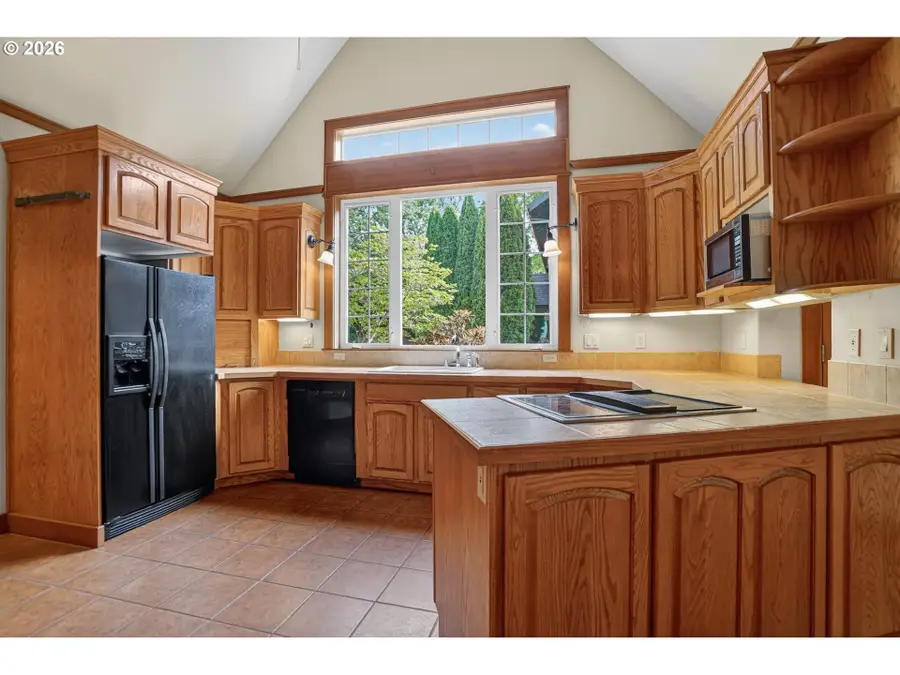837 NE 67th Ave, Hillsboro, OR 97124 - #2