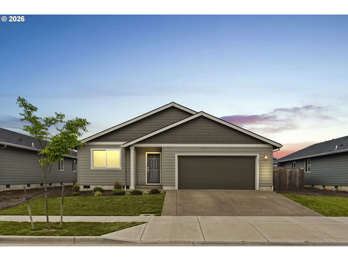 331 Cornwell St, Woodburn, OR 97071 - #1