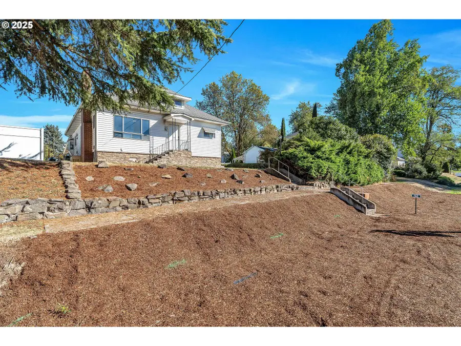 271 N 3rd St, Jefferson, OR 97352 - Image #3