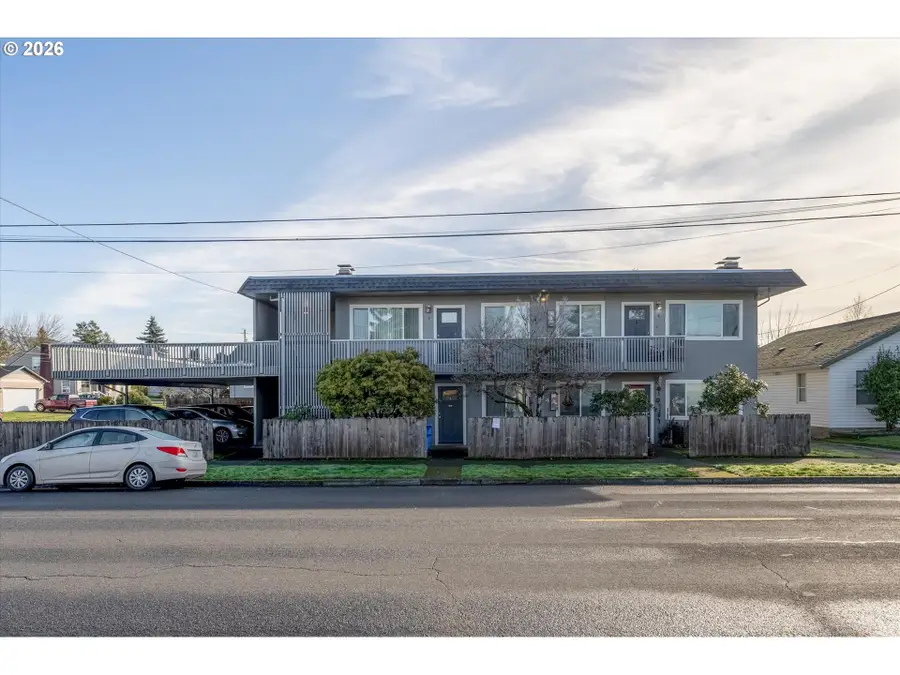 504 N 7th Ave, Kelso, WA 98626 - #3