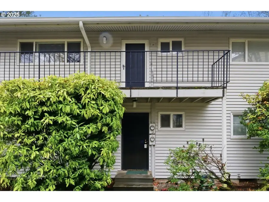 6835 SW Capitol Hill Rd #30, Portland, OR 97219 - Image #2