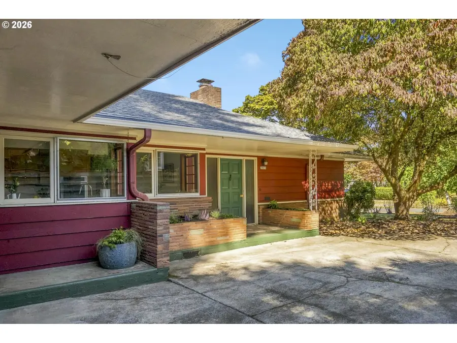 5805 NE 38th Ave, Portland, OR 97211 - #2