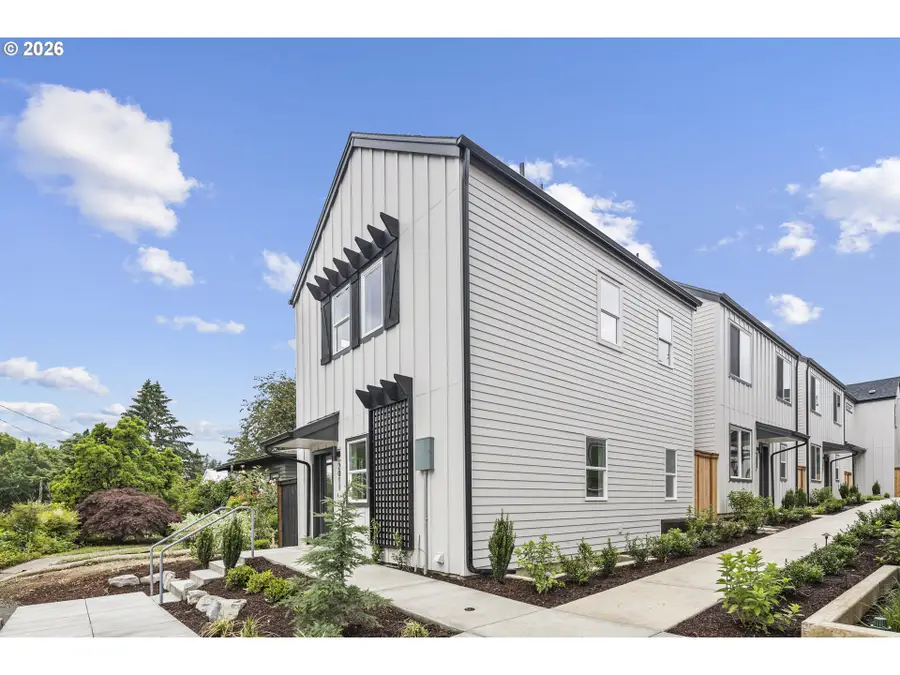 2007 SW Moss St, Portland, OR 97219 - #2
