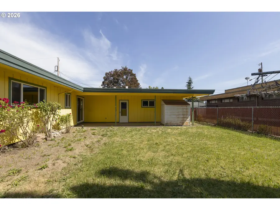 252 NW 14th St, McMinnville, OR 97128 - #2