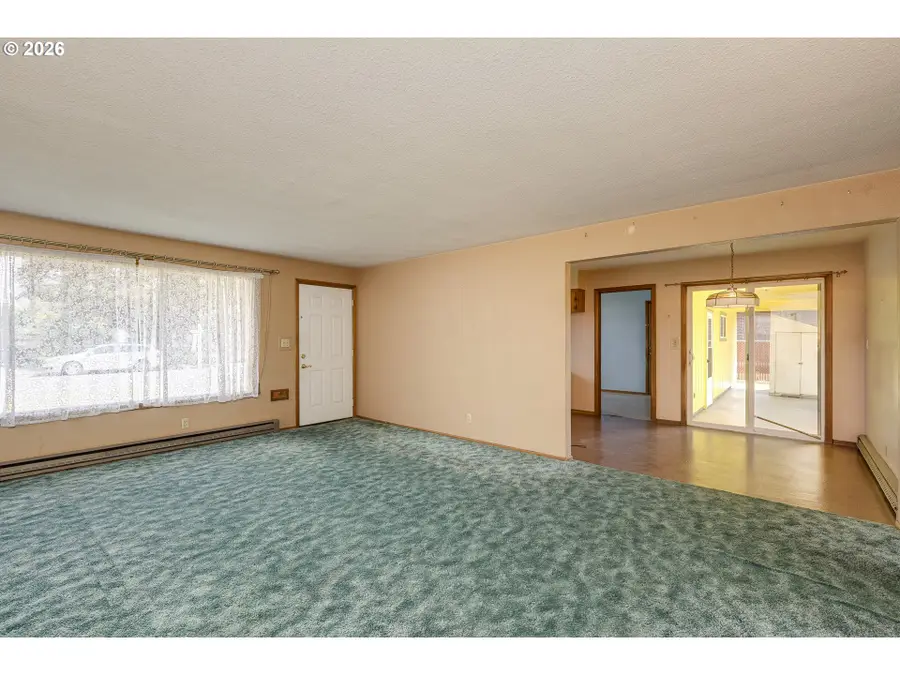 252 NW 14th St, McMinnville, OR 97128 - #3