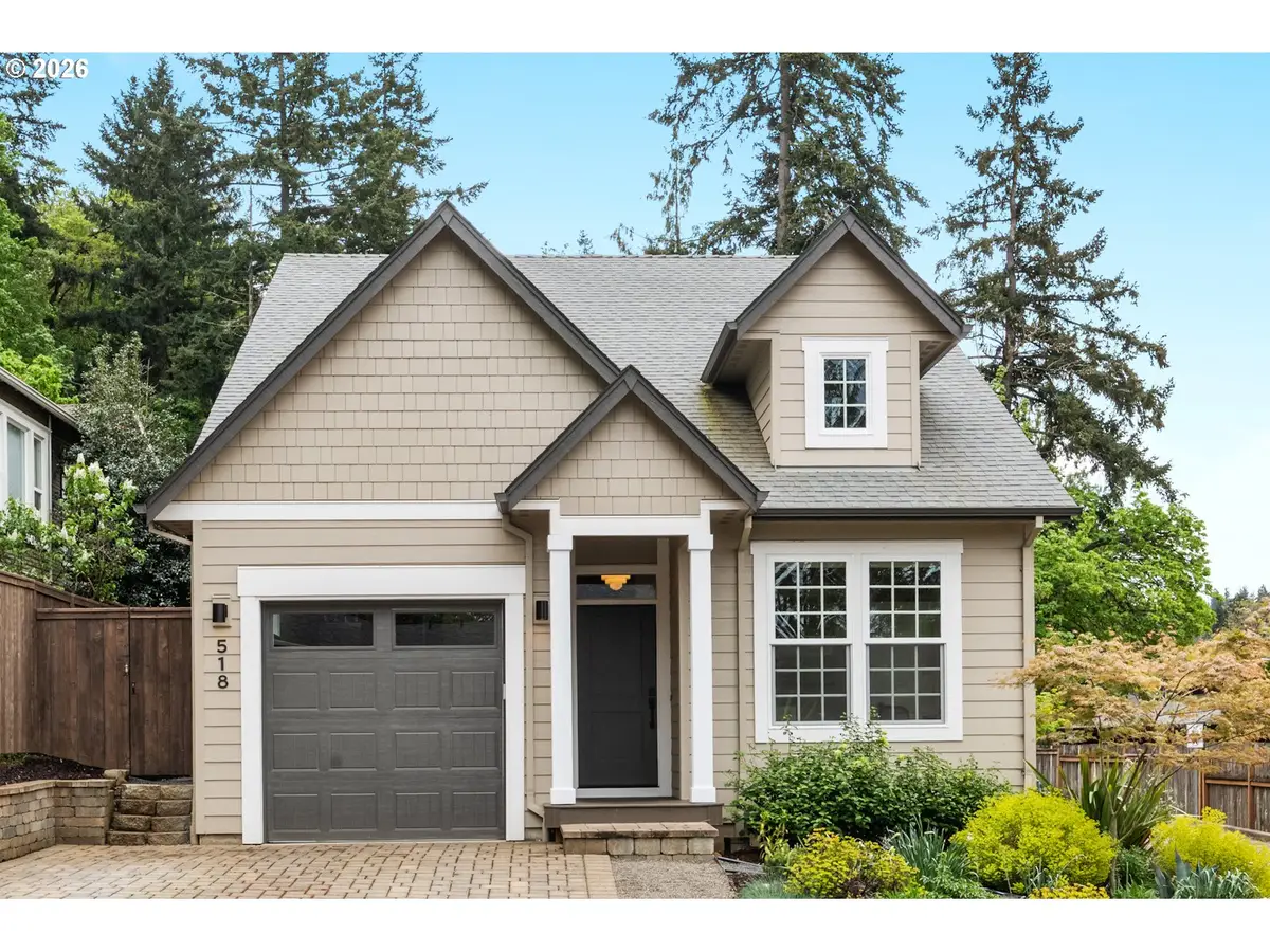 518 Jersey St, Silverton, OR 97381 - #1