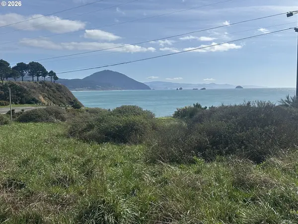 440 5th St, PortOrford, OR 97465