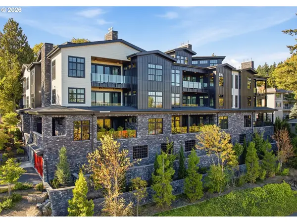 21 D Ave #4, LakeOswego, OR 97034