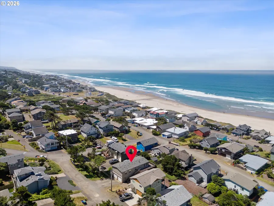 6335 NE Neptune Dr, Lincoln City, OR 97367 - #3
