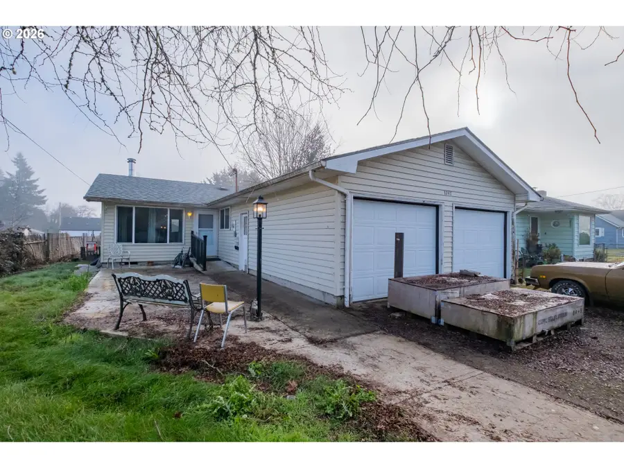 1247 1st Ave, Sweet Home, OR 97386 - #3