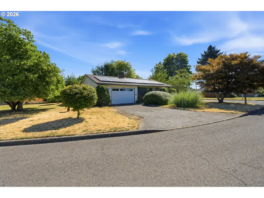 1404 Umpqua Rd, Woodburn, OR 97071 - #3