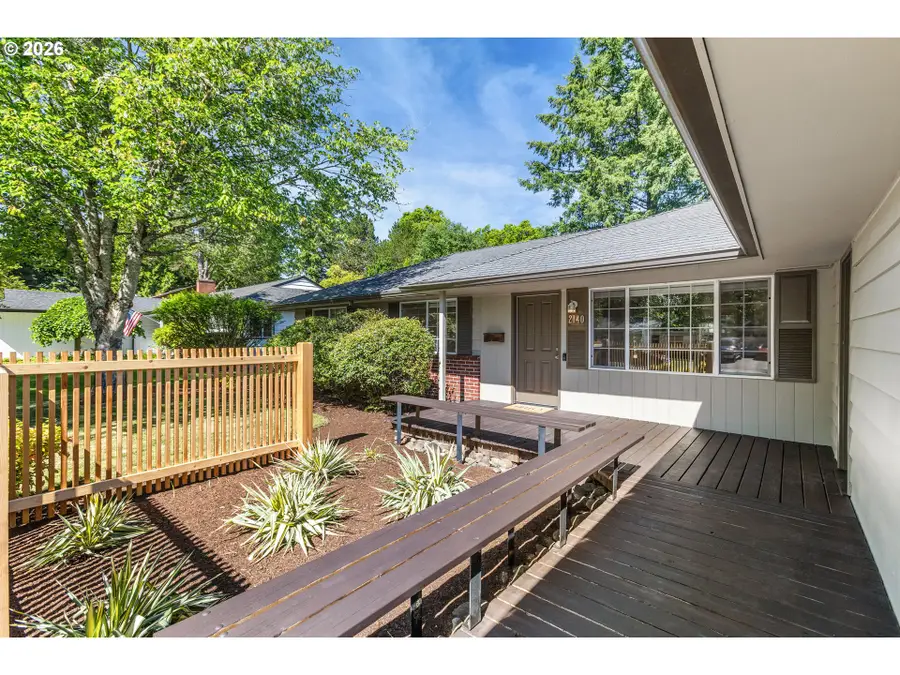 2140 SW Knollcrest Dr, Portland, OR 97225 - #2