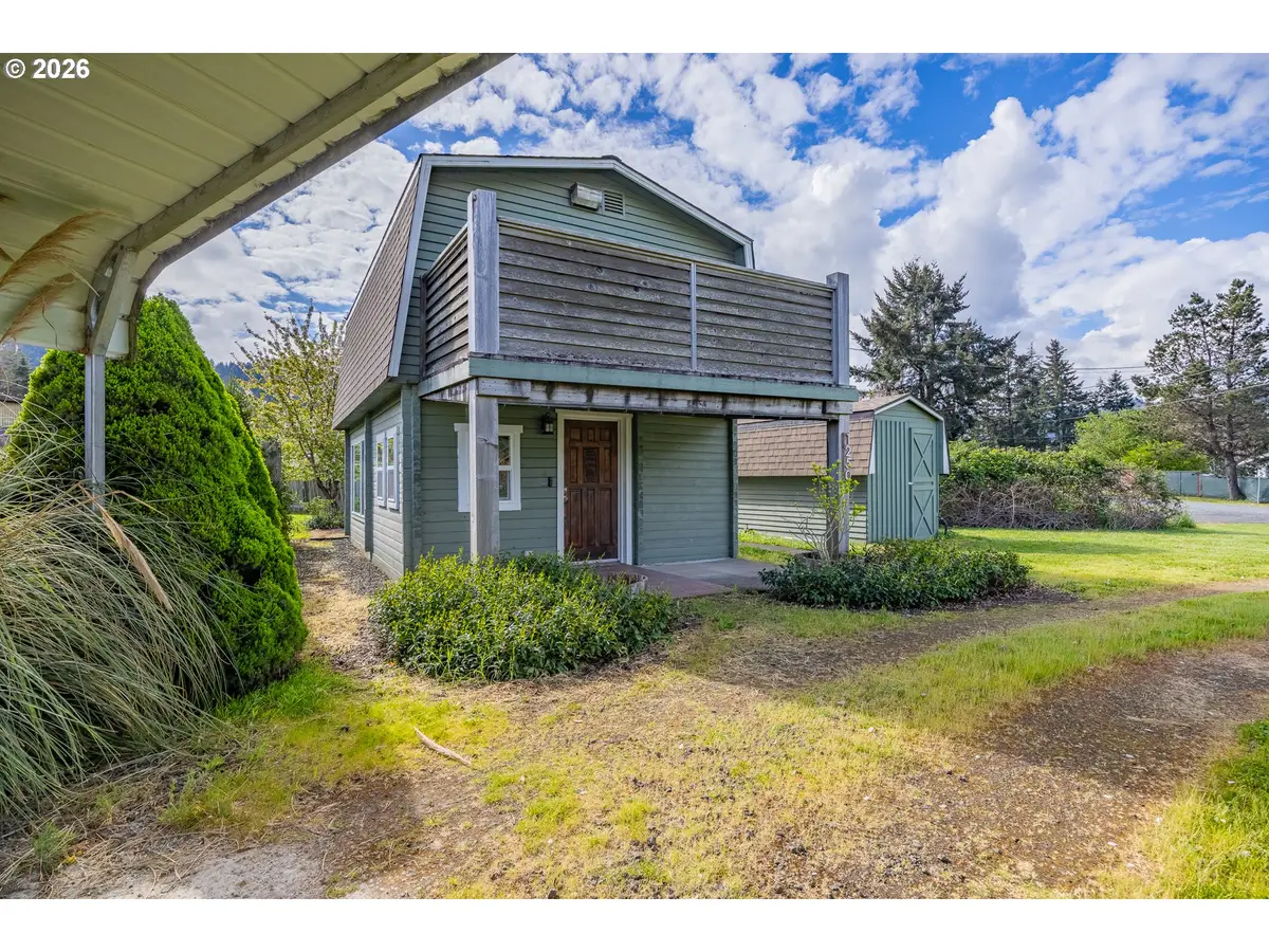 1250 N 3rd Ave, Powers, OR 97466 - #1