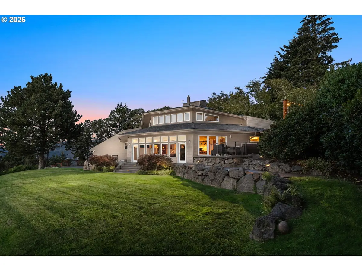 2595 Upper Highline Dr, Hoodriver, OR 97031 - #1