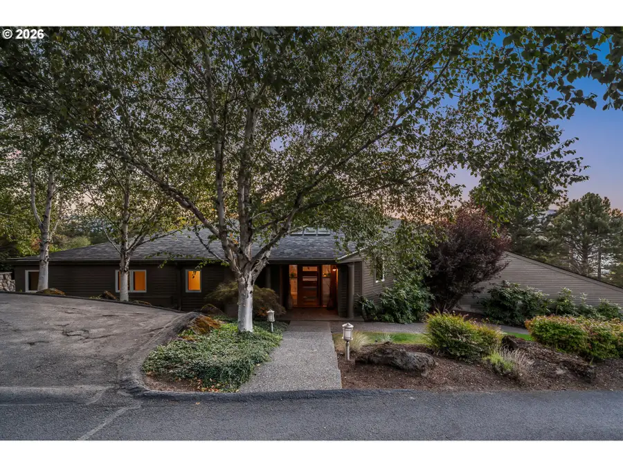 2595 Upper Highline Dr, Hoodriver, OR 97031 - #3