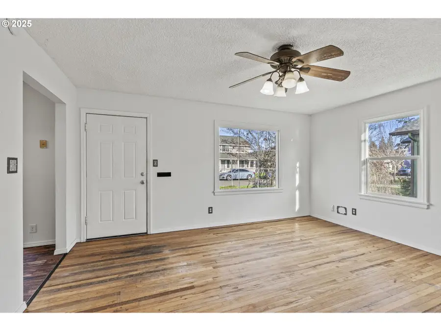 2949 Dover St, Longview, WA 98632 - Image #3