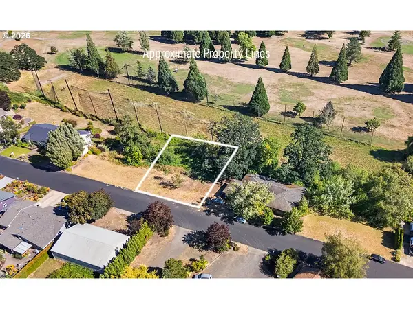 SW Bayou Dr #700, McMinnville, OR 97128
