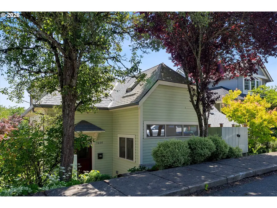 7608 S Hood Ave, Portland, OR 97219 - #3