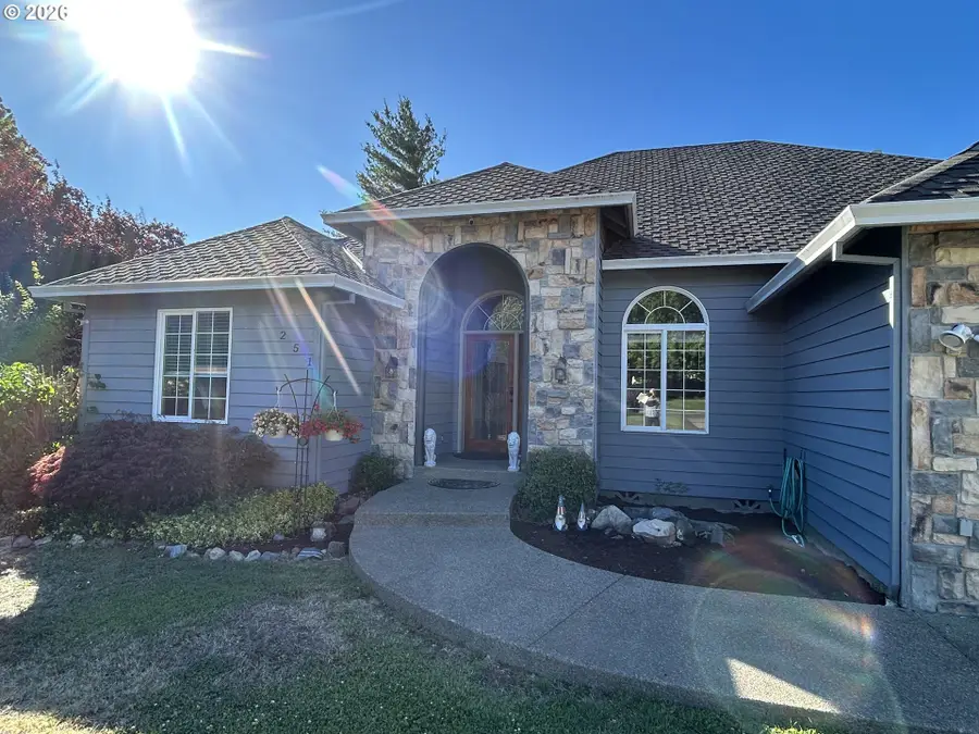 251 Martha Dr, Winchester, OR 97495 - #2