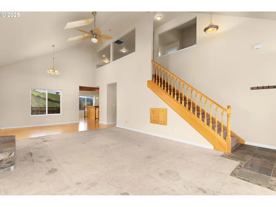 4467 Melody Ln, Roseburg, OR 97471 - Image #3