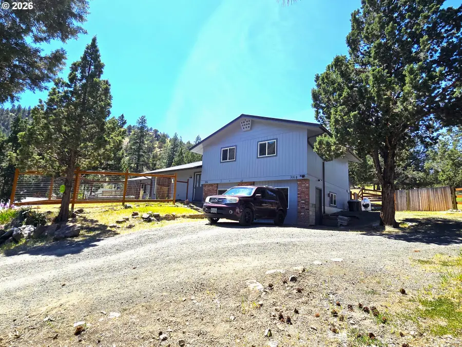 306 Adam Dr, Canyon City, OR 97820 - #2