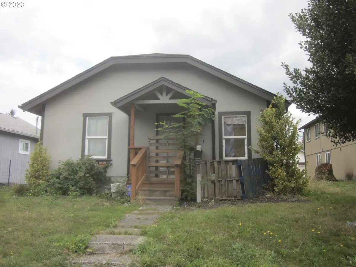 150 17th Ave, Longview, WA 98632 - #1