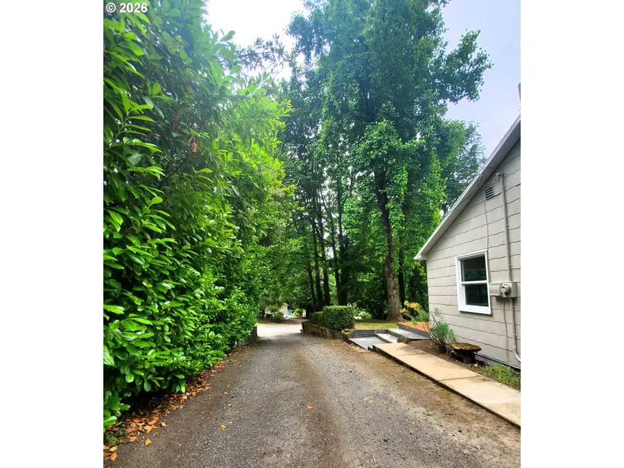 745 SW Maplecrest Dr, Portland, OR 97219 - #2