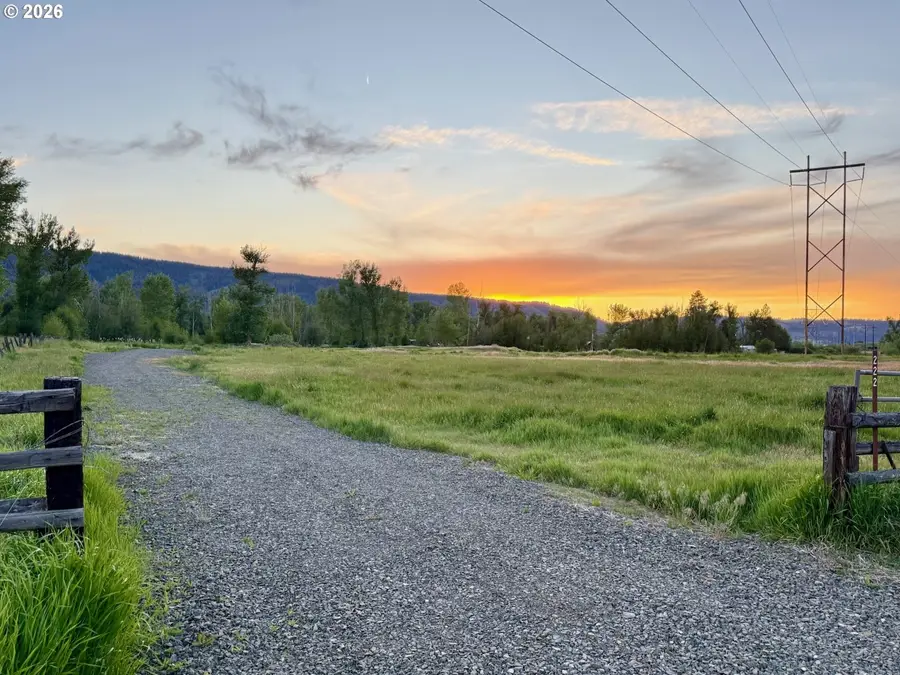 222 N Bear Creek Rd, Wallowa, OR 97885 - #3