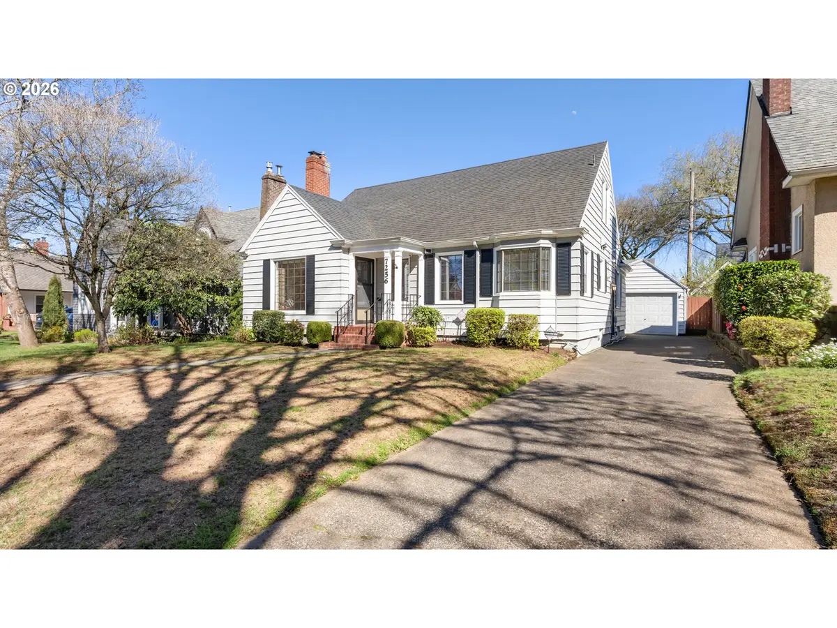 7256 N Chautauqua Blvd, Portland, OR 97217 - #1