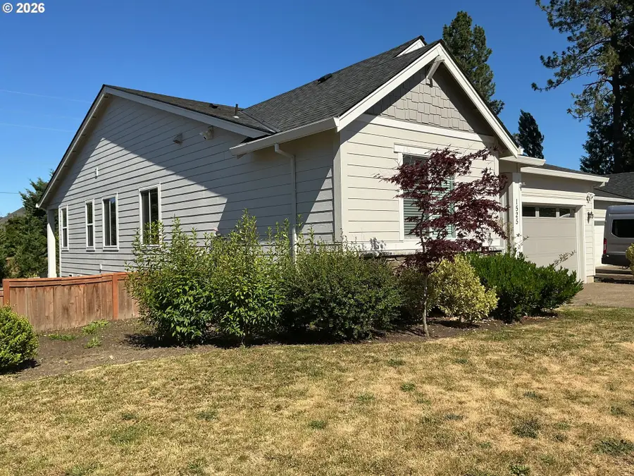 1525 N River Alder St, Portland, OR 97086 - #2