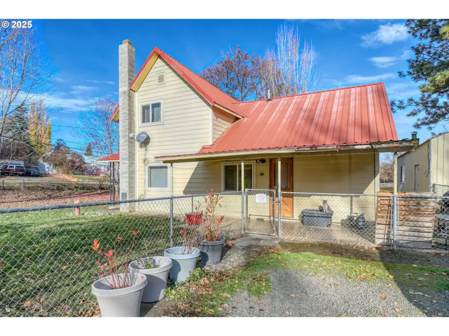 309 S Water St, Weston, OR 97886 - Image #2