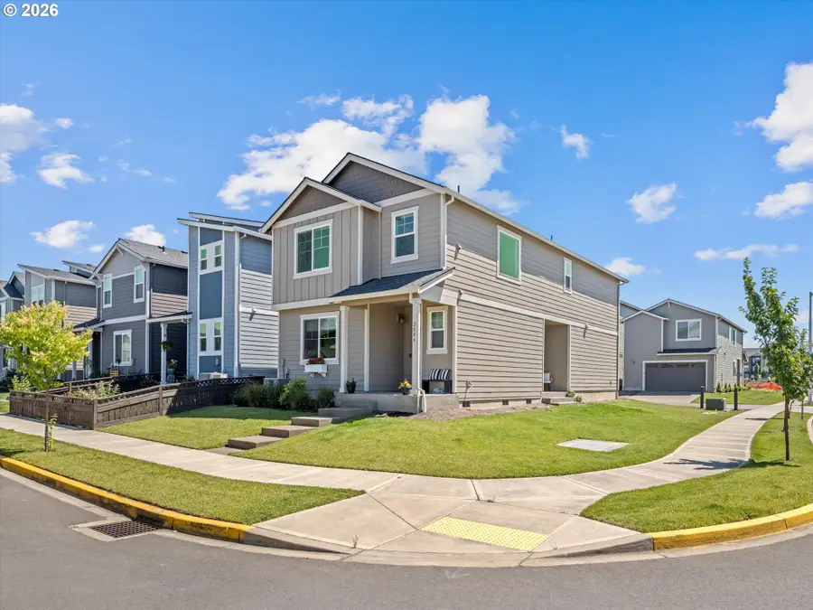 2006 NW Wessex St, McMinnville, OR 97128 - #2