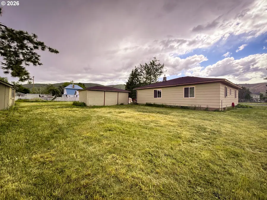 2190 18th St, Baker City, OR 97814 - #2