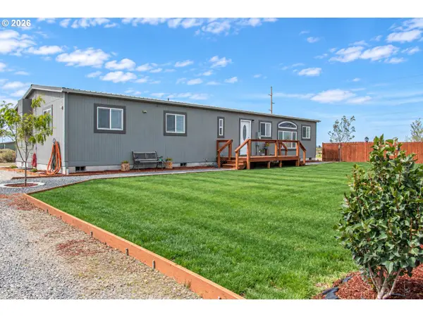 57250 Snowflake Rd, ChristmasValley, OR 97641