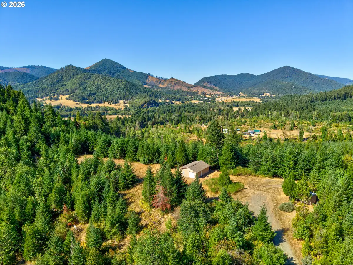 1517 Quines Creek Rd, Azalea, OR 97410 - #1
