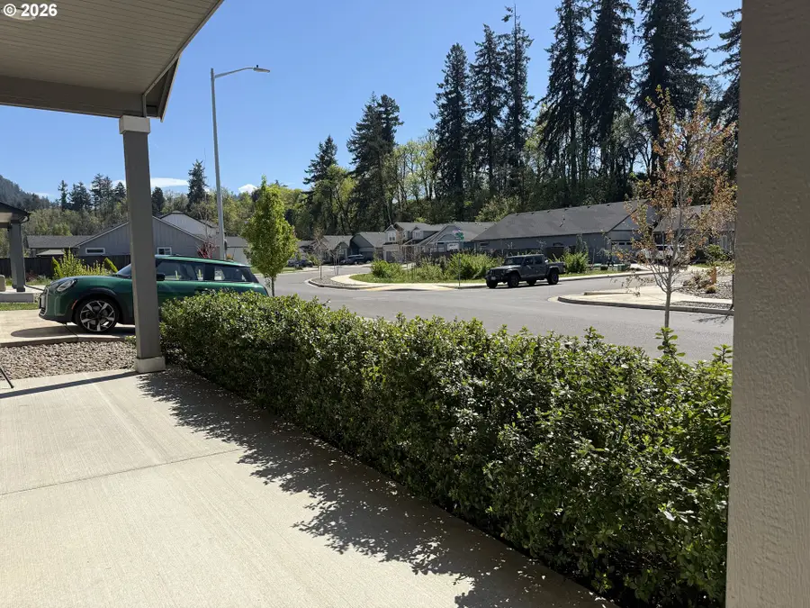 5298 Squirrel St, Springfield, OR 97478 - #3