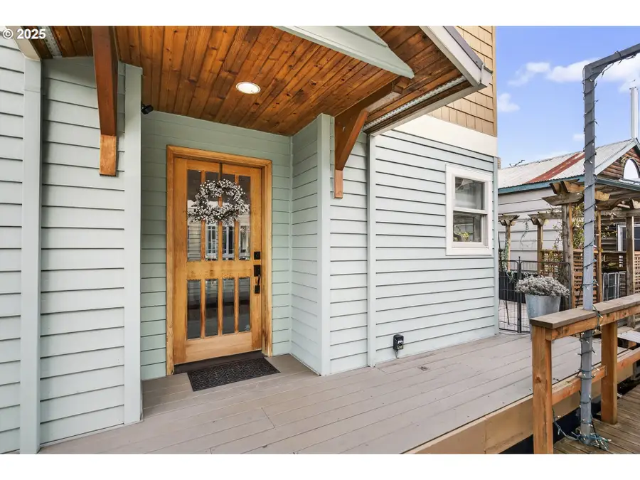 510 N Tomahawk Island Dr, Portland, OR 97217 - Image #2